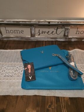 Vanessa Williams Teal Wristlet Clutch